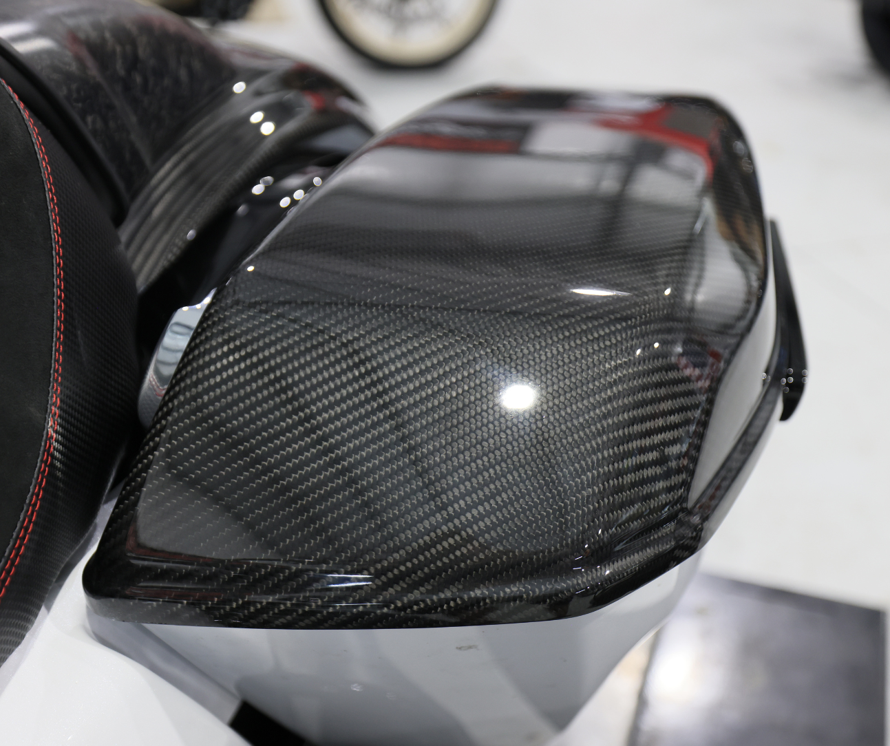 Harley-Davidson Carbon Fiber Touring Bag Lids (2024)