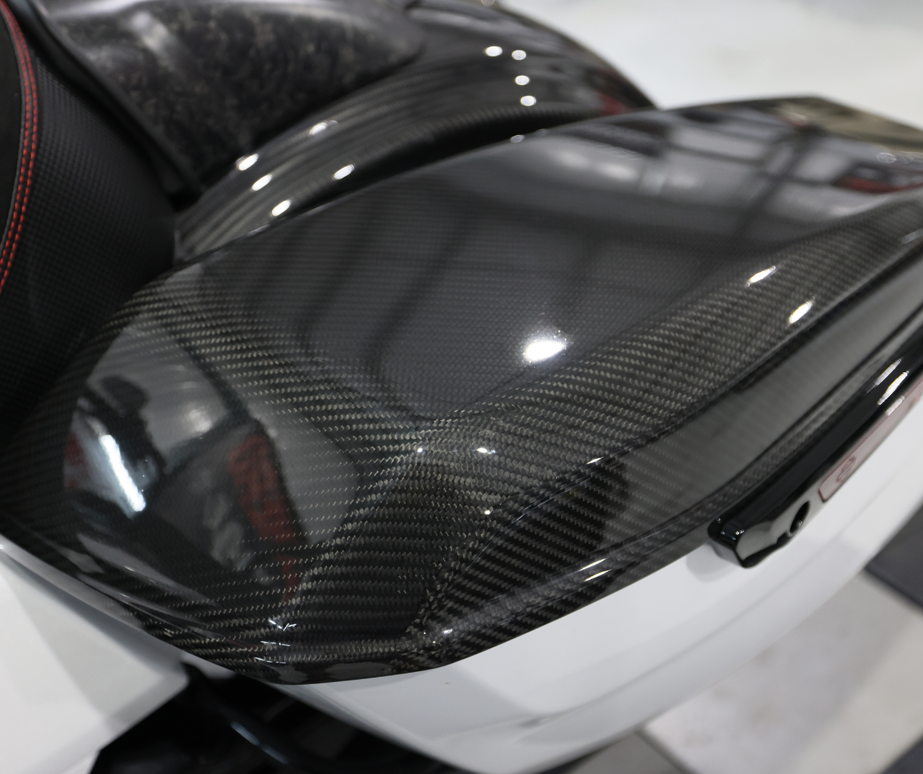 Harley-Davidson Carbon Fiber Touring Bag Lids (2024)